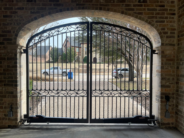 Dual LIFTMASTER LA500 operator installation in Lewisville!